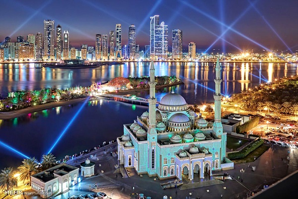 برگزاری جشنواره نور نزدیک مسجد آل نور در امارات متحده عربی