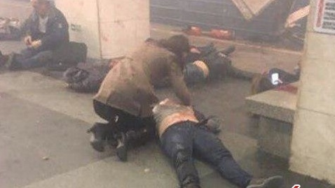 انفجار در ایستگاه مترو سن پترزبورگ روسیه / ایتارتاس: 10 نفر کشته شدند / بیش از 50 زخمی /دادستان کل روسیه: انفجار امروز تروریستی بود