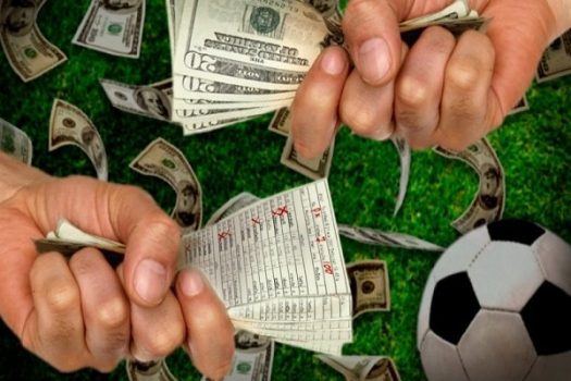 درآمد میلیارد فوتبالیست‌های یک تیم/ بازیکن مشهور زندگی‌اش را باخت