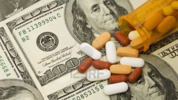 ارز دولتی دارو حذف شد/ چرا واردات دارو تا پایان سال نصف می‌شود؟