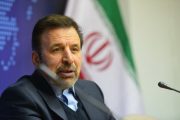 واکنش تند واعظی به درخواست موسویان برای استعفای رئیس‌جمهور: چون او ایران نیست این حرفها را می زند