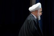 روحانی از ریاست جمهوری کناره گیری کند
