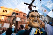 اعتراض آرژانتینی‌ به واکسیناسیون «وی آی پی»