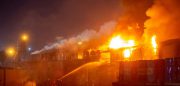تصاویر/ آتش سوزی کارخانه تولید رنگ در قم