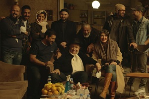 عکس یادگاری لیلا حاتمی و حامد بهداد با بهمن فرمان‌آرا