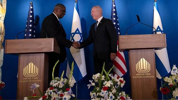ادعای وزیر دفاع آمریکا در دیدار با همتای اسرائیلی: ایران درحال کسب تخصص و تجربه‌ در جنگ اوکراین است
