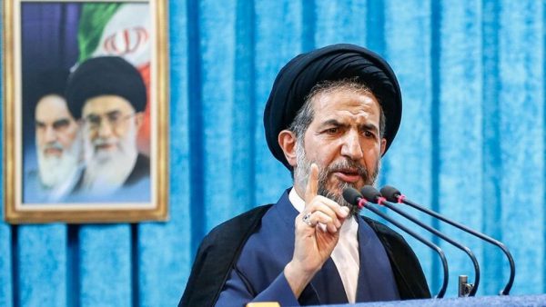 خطیب نماز جمعه تهران: سمت های کلیدی در کشور را باید به دست کسانی بسپاریم که امین باشند