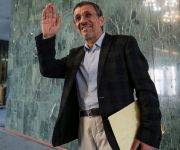 عکس/ احمدی نژاد بعد از چندماه بالاخره آفتابی شد!