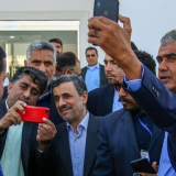 احمدی‌ نژاد: همه می‌خواهند با من عکس بیندازند