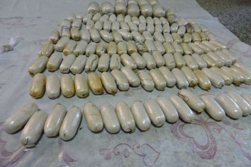۲۰۰ بسته تریاک از معده قاچاقچیان در اصفهان کشف شد