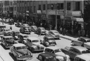 عکس/ رژه بنزها در خیابان‌های تهران؛ ۷۰ سال قبل