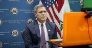 سفیر آمریکا در بغداد: هرگونه نفوذ ایران در عراق علیه آمریکا است / تهران تلاش می کند تا شکاف ها را پر کند؛ این مساله برای عراق بسیار مضر است