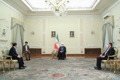روحانی: مشکلات مالی بین ایران و کره جنوبی باید زودتر برطرف شود / حق ایران است از ذخایر مالی خود در بانک‌های کره جنوبی استفاده کند