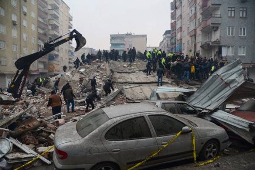 آخرین خبرها از زلزله مرگبار ترکیه و سوریه؛ شمار کشته‌ها در مرز ۵۰۰۰ نفر/ خطر شیوع بیماری‌های عفونی / سازمان جهانی بهداشت: شمار قربانیان زلزله در ترکیه و سوریه ممکن است به ۸ برابر برسد