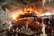 ۱۰ غار شگفت انگیز در ایران
