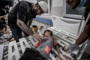 تداوم جنایات اسرائیل در غزه ؛ شهادت کودکان فلسطینی به دلیل کمبود غذا، دارو و تجهیزات پزشکی