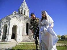 مراسم عروسی در میان جنگ قره‌باغ!