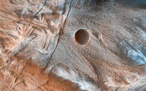 عکس روز ناسا؛ درخشش دهانه یخ زده مریخ