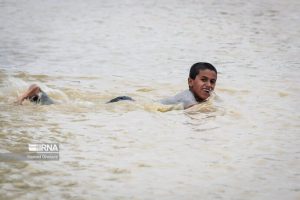 تصاویر / خوشحالی مردم سیستان از ورود آب به هامون