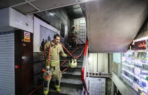 آتش سوزی در پاساژ علاءالدین / کسبه حریق را اطفاء کردند